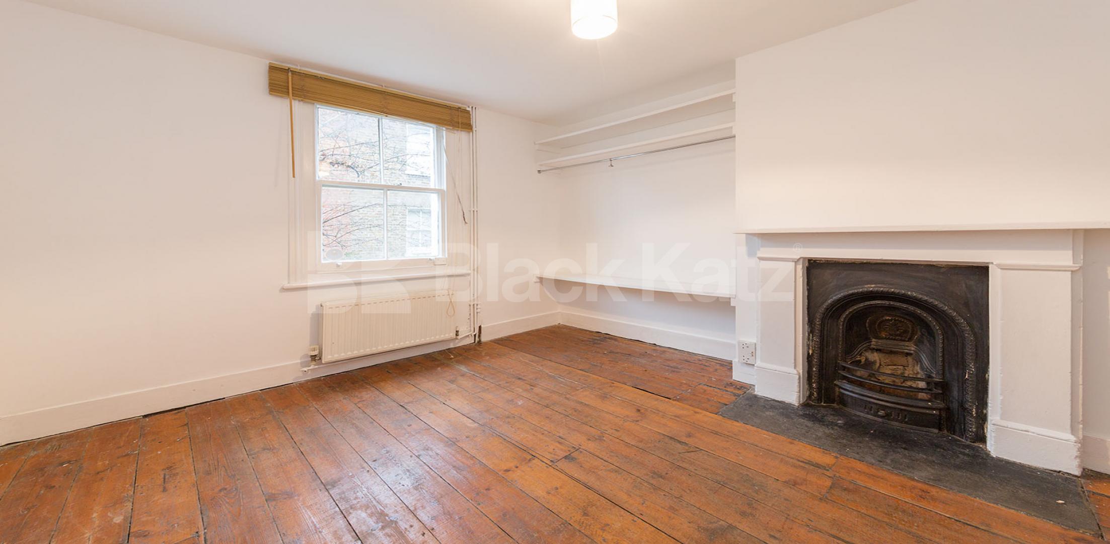 			4 Bedroom, 1 bath, 1 reception Flat			 Brewster Gardens, NORTH KENSINGTON
